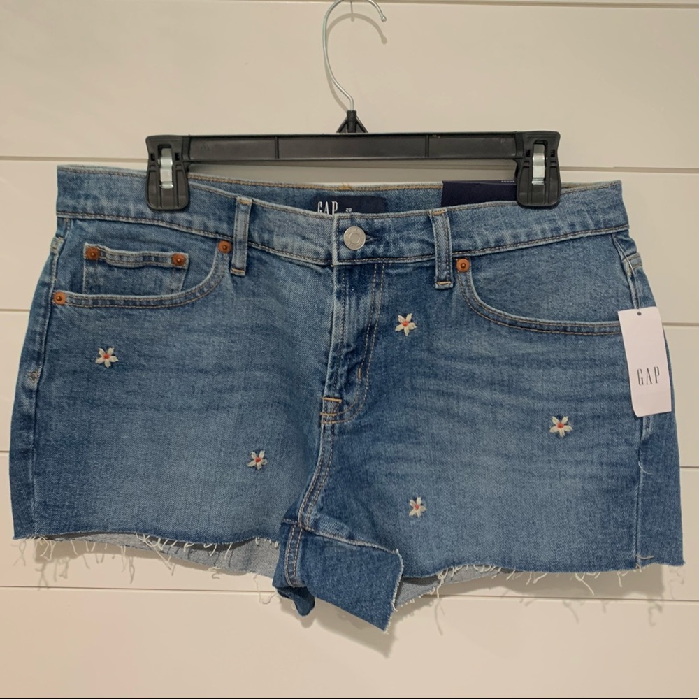GAP daisy jean short, NWT